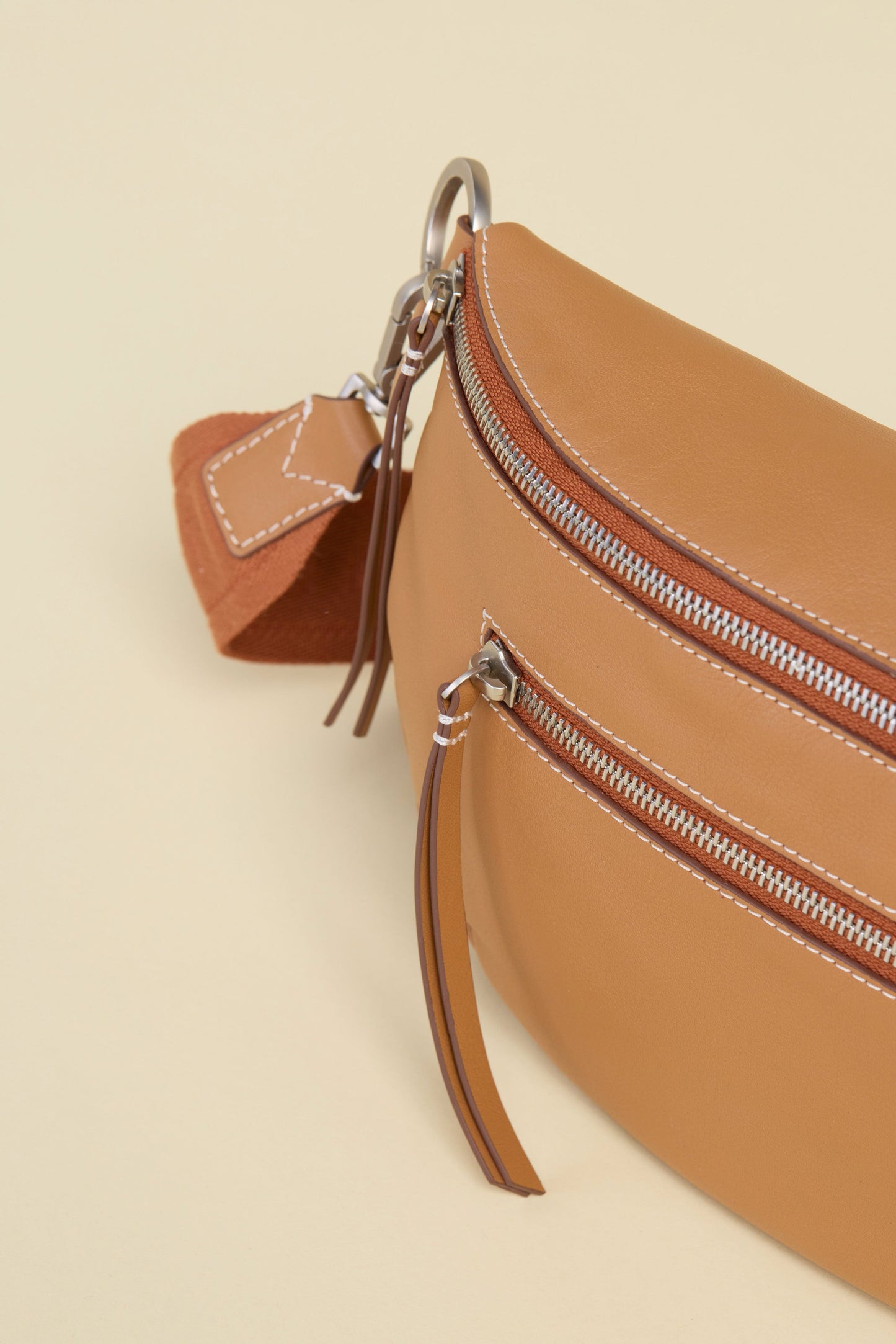 Charles Crossbody | Oak Edge/Brushed Silver | Lrg