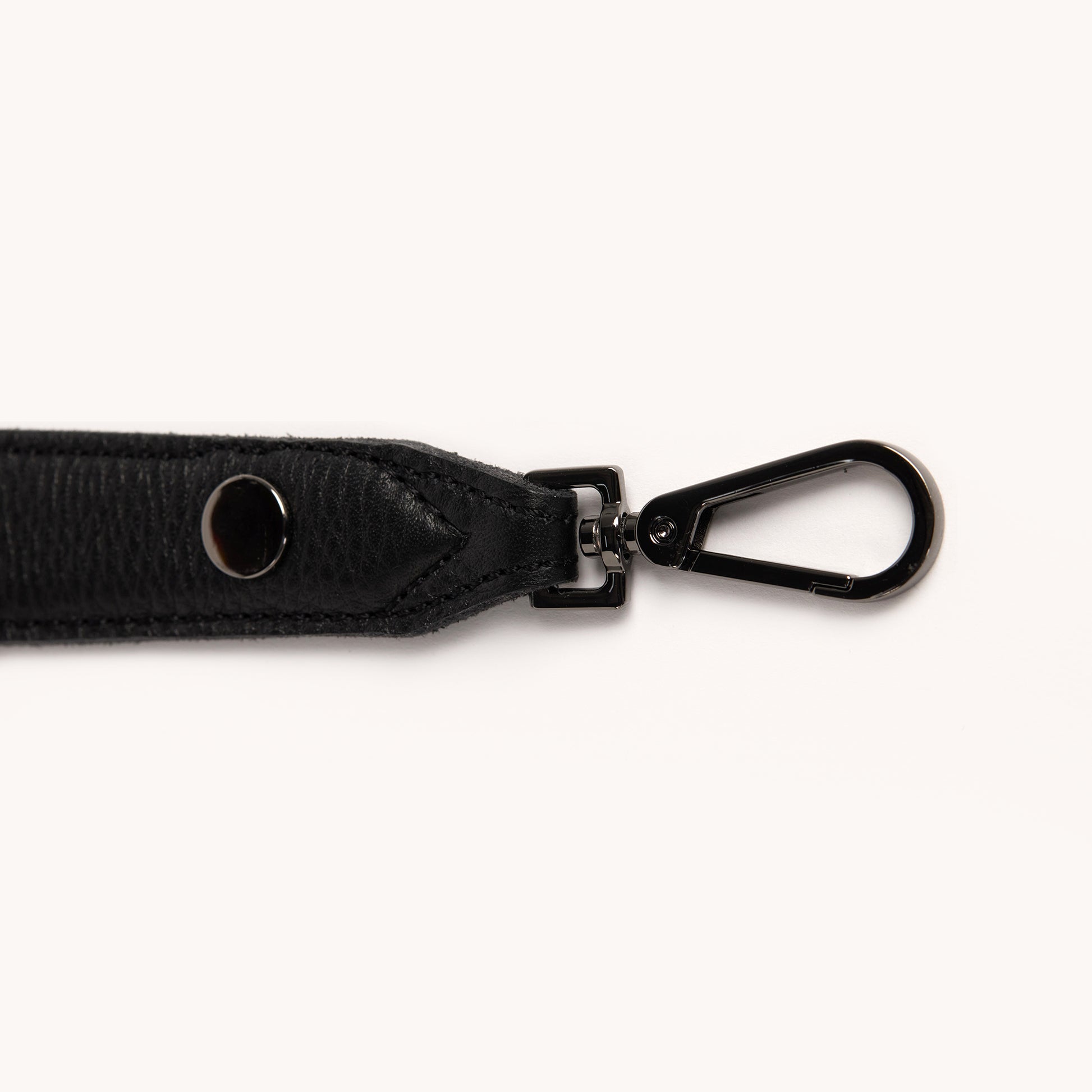 Riveted-Shoulder-Strap-Black-GM-Detail-View