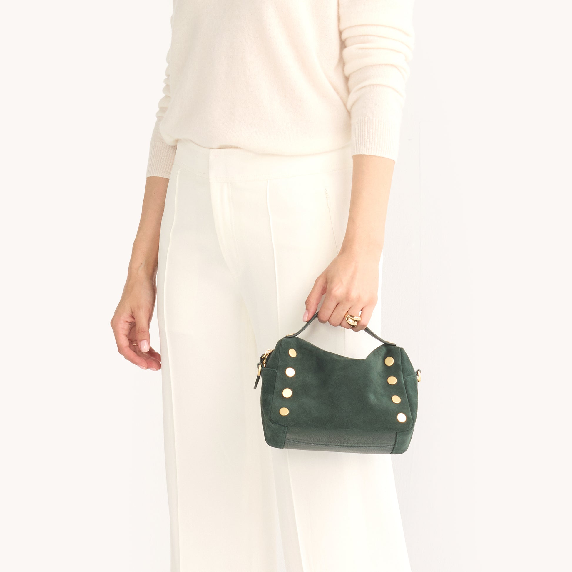 Evan-Crossbody-Sml-Green-Room-Suede-Model-View