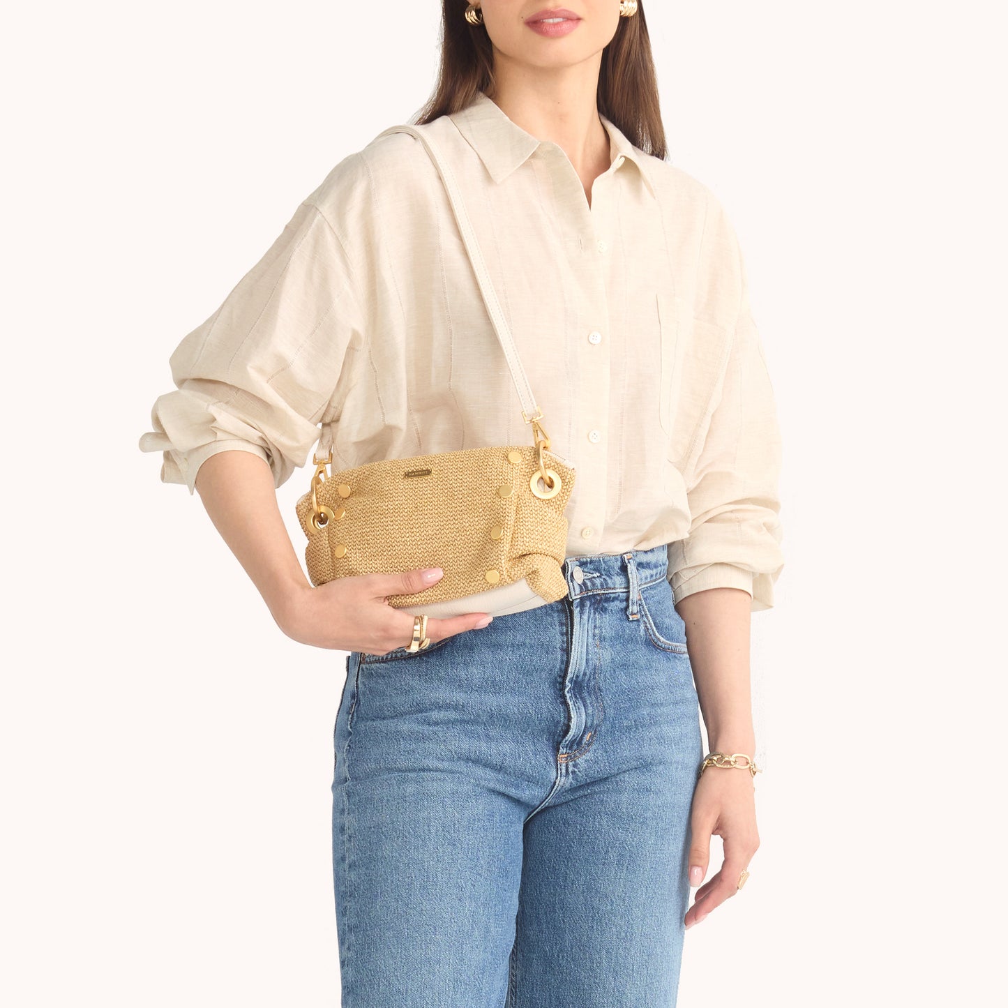 Daniel-Crossbody-Clutch-Sml-Calla-Lily-White-Raffia-BG-Model-View