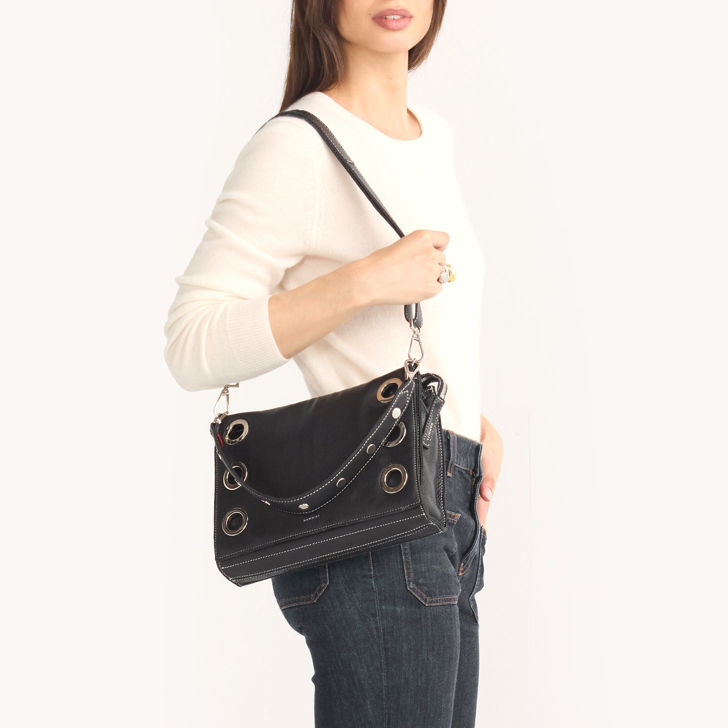 Montana-Clutch-Lrg-Tempo-Black-Model-View-2