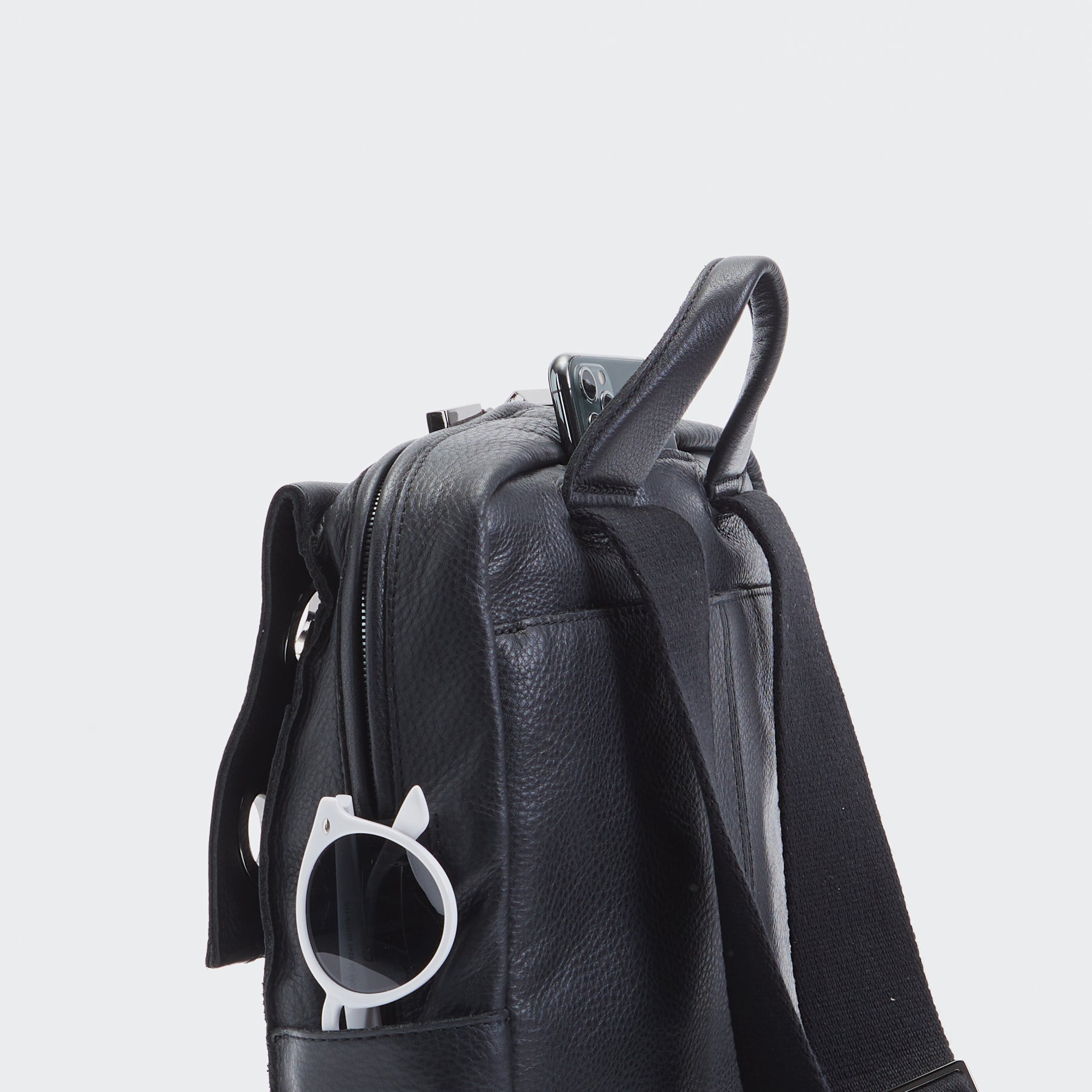 Montana Backpack | Black/Gunmetal | Lrg